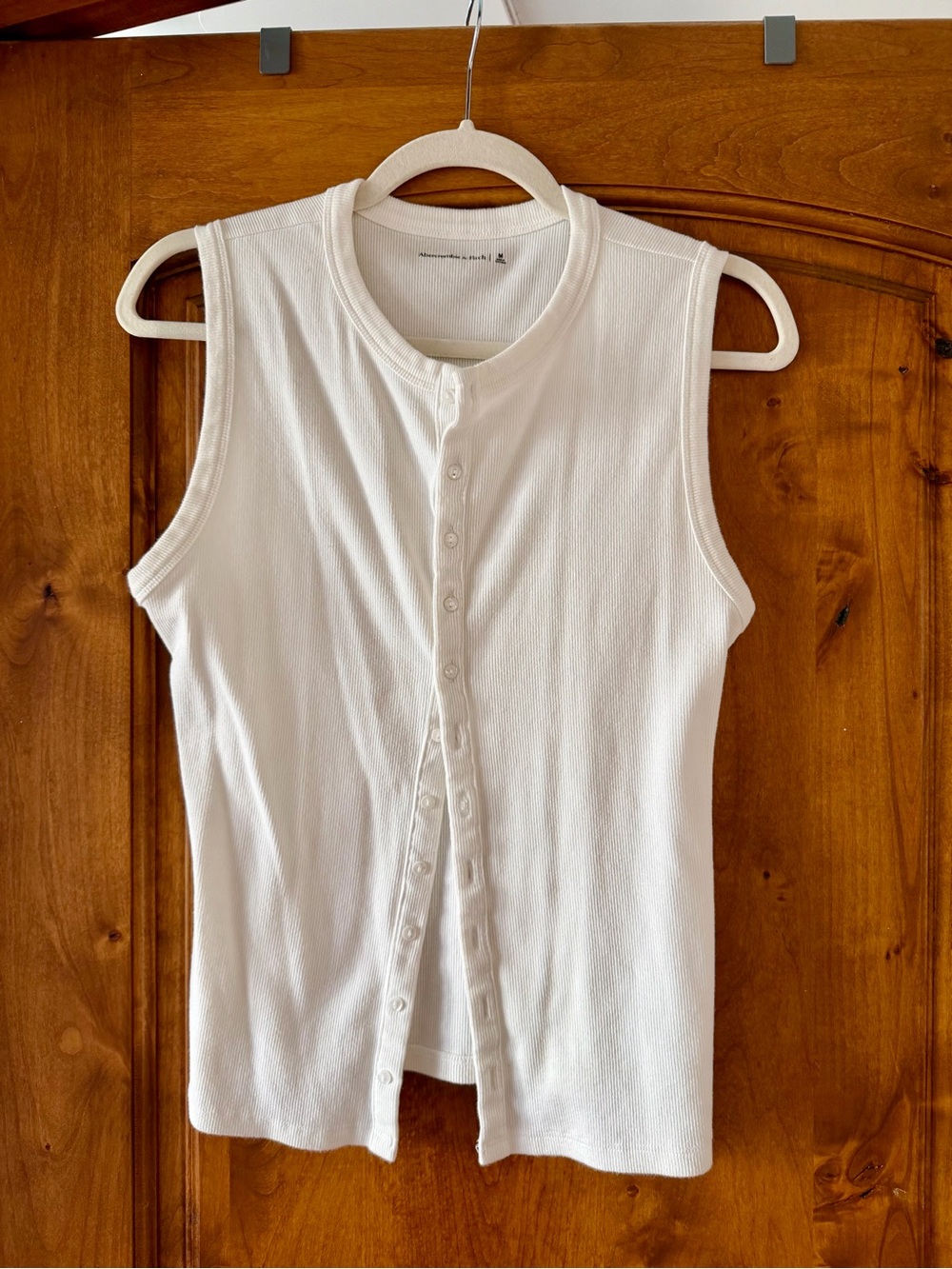 Abercrombie & Fitch White Ribbed Button-Front Sleeveless Tank